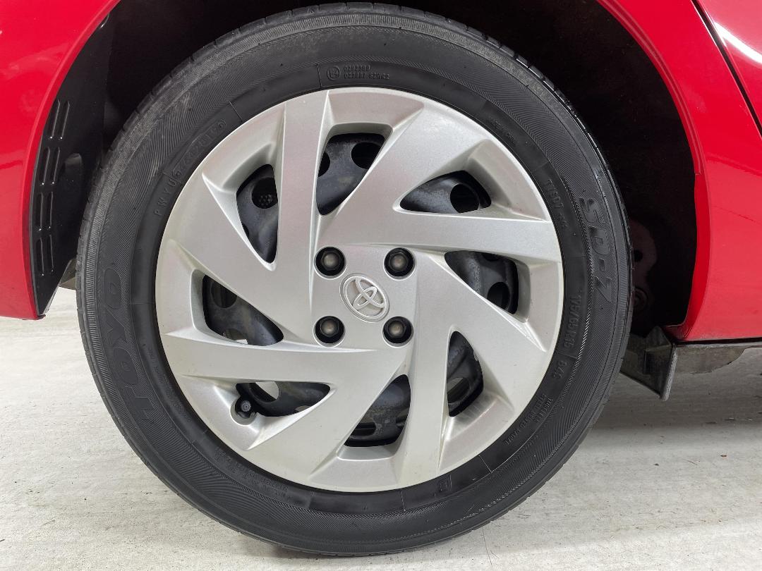 Photo '12' of Toyota Aqua