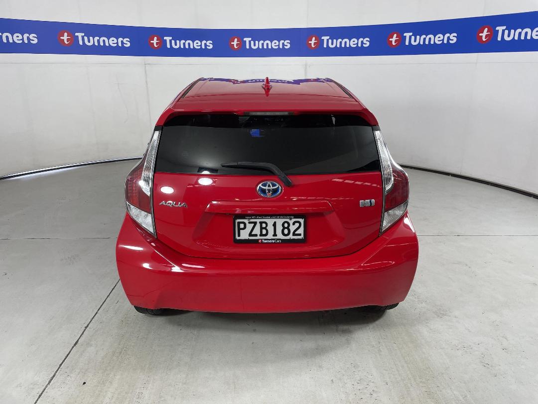 Photo '6' of Toyota Aqua