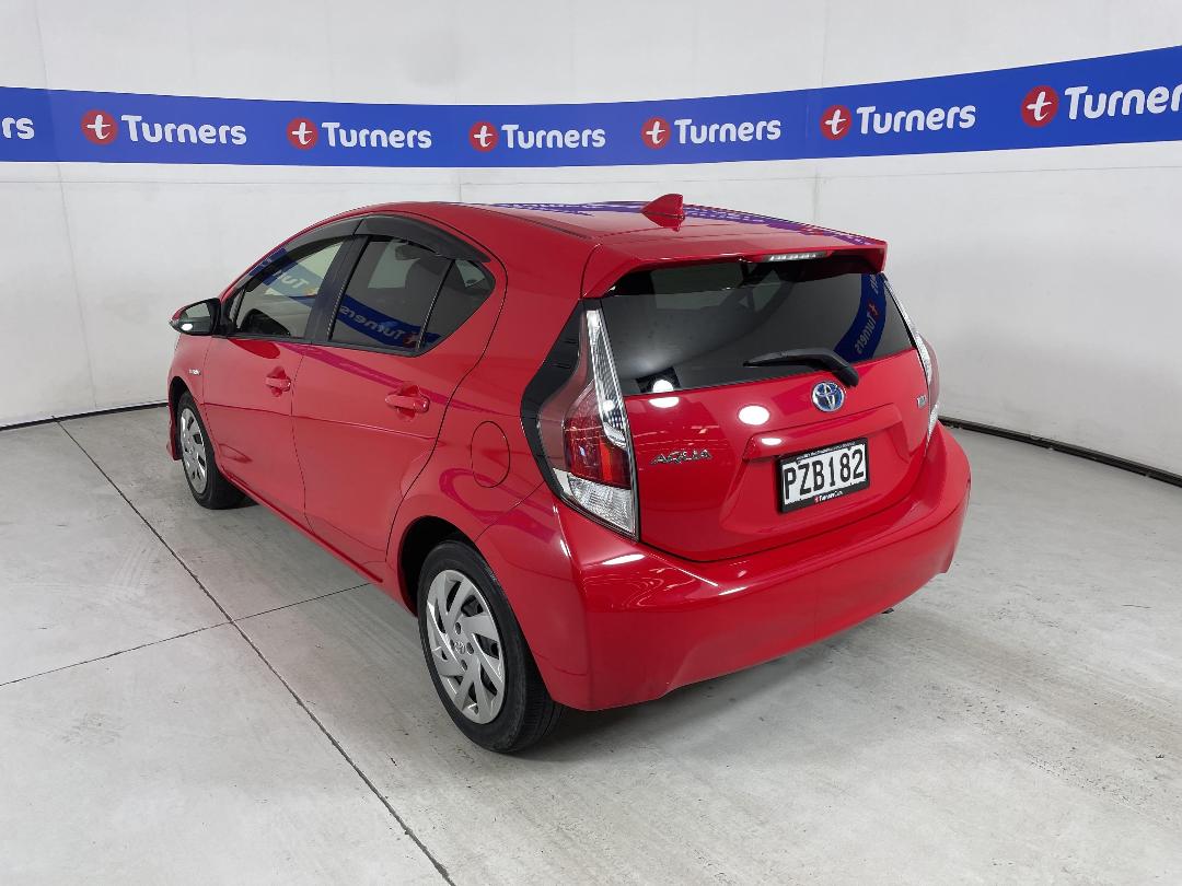 Photo '5' of Toyota Aqua