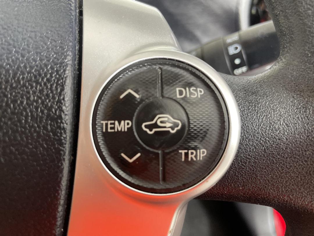 Photo '25' of Toyota Aqua