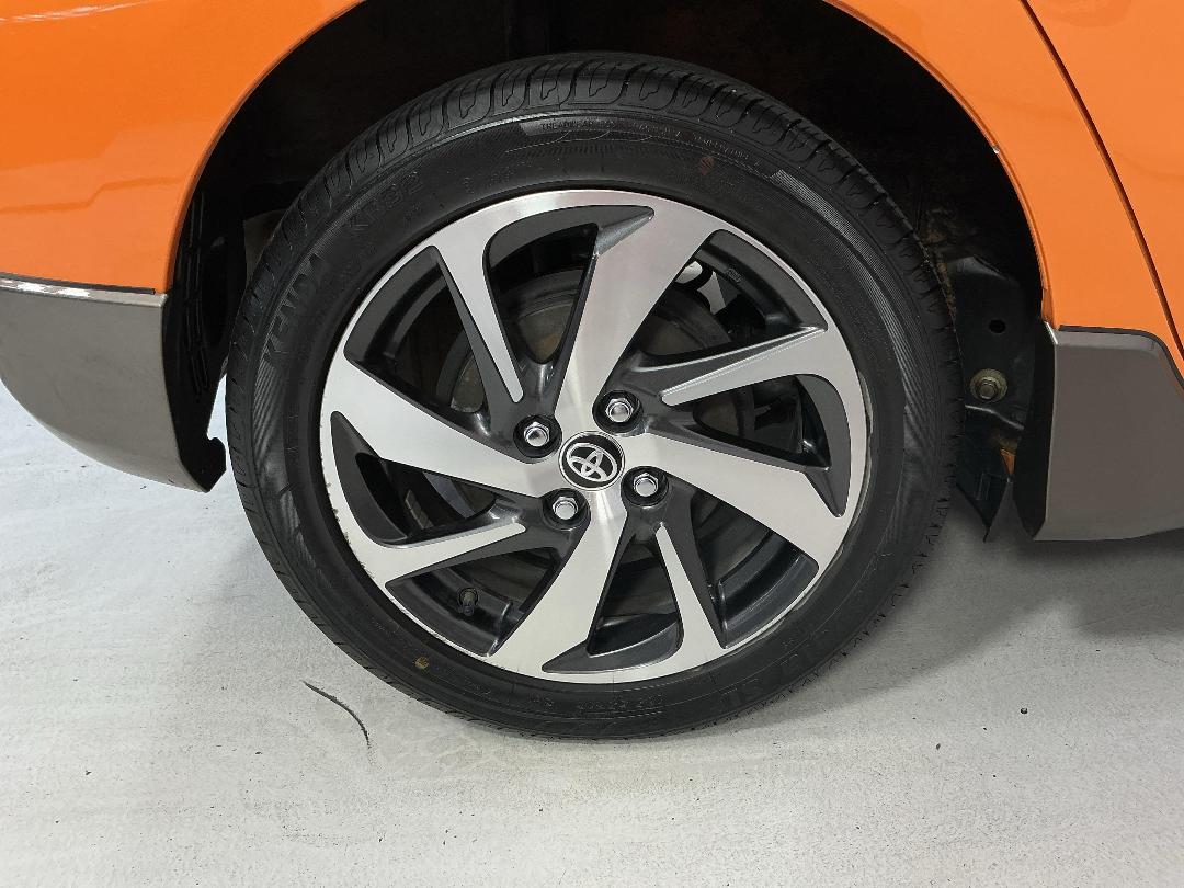 Photo '12' of Toyota Aqua