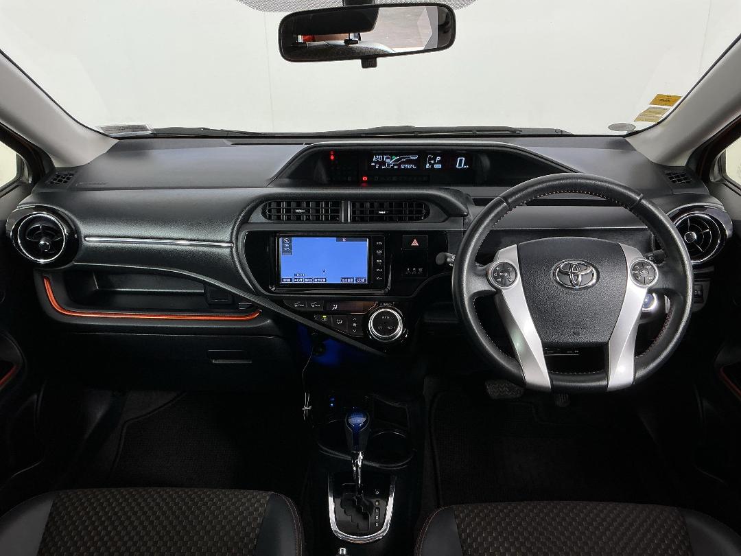 Photo '17' of Toyota Aqua