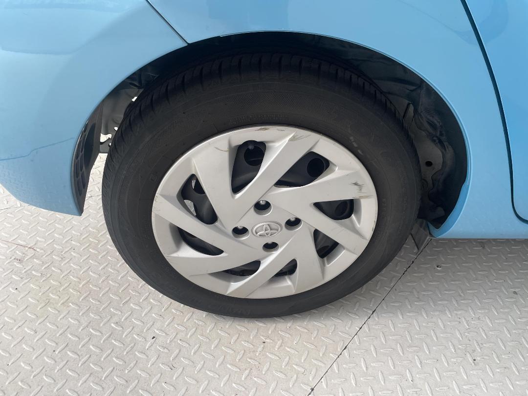 Photo '12' of Toyota Aqua