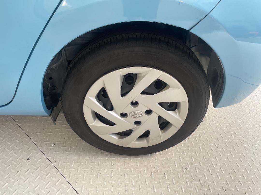 Photo '11' of Toyota Aqua