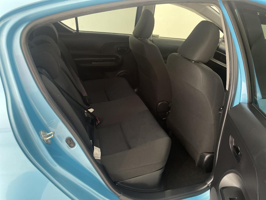 Photo '20' of Toyota Aqua