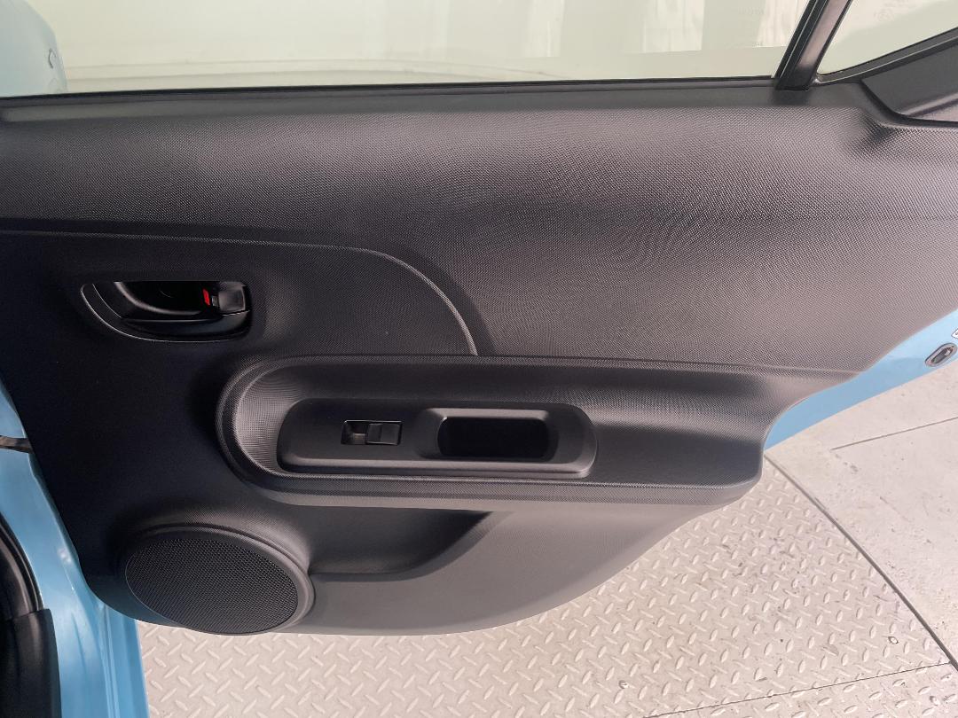 Photo '19' of Toyota Aqua