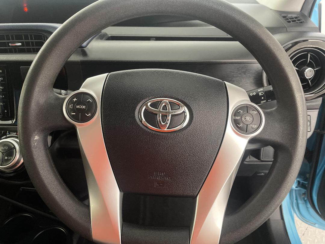 Photo '27' of Toyota Aqua