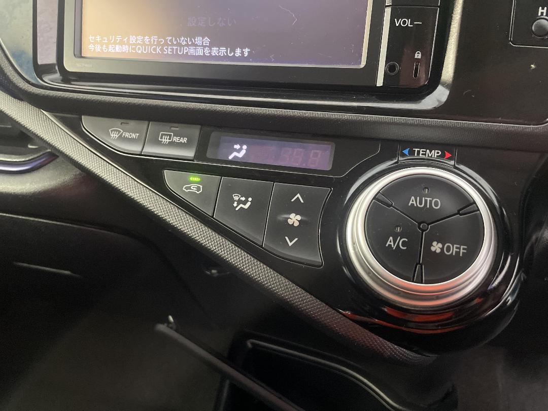 Photo '30' of Toyota Aqua