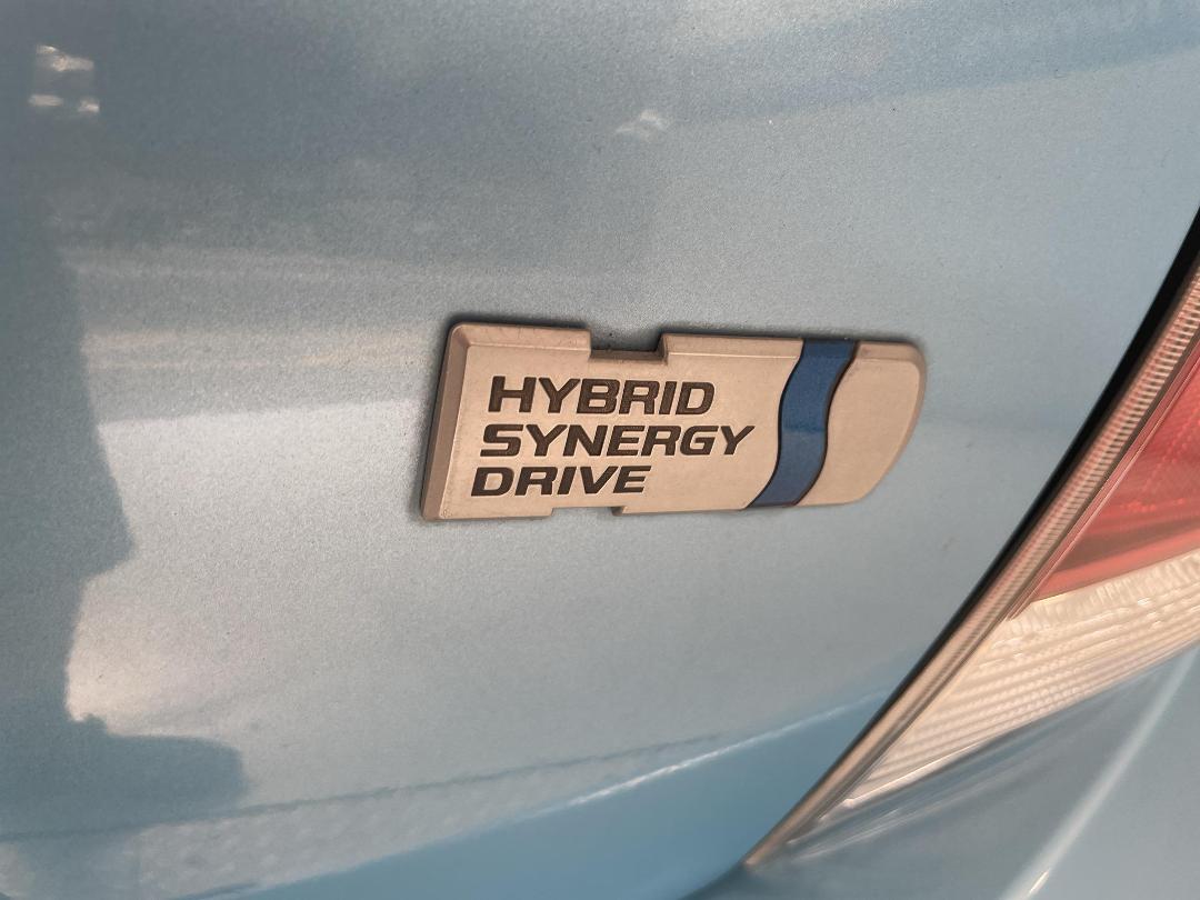 Photo '36' of Toyota Aqua