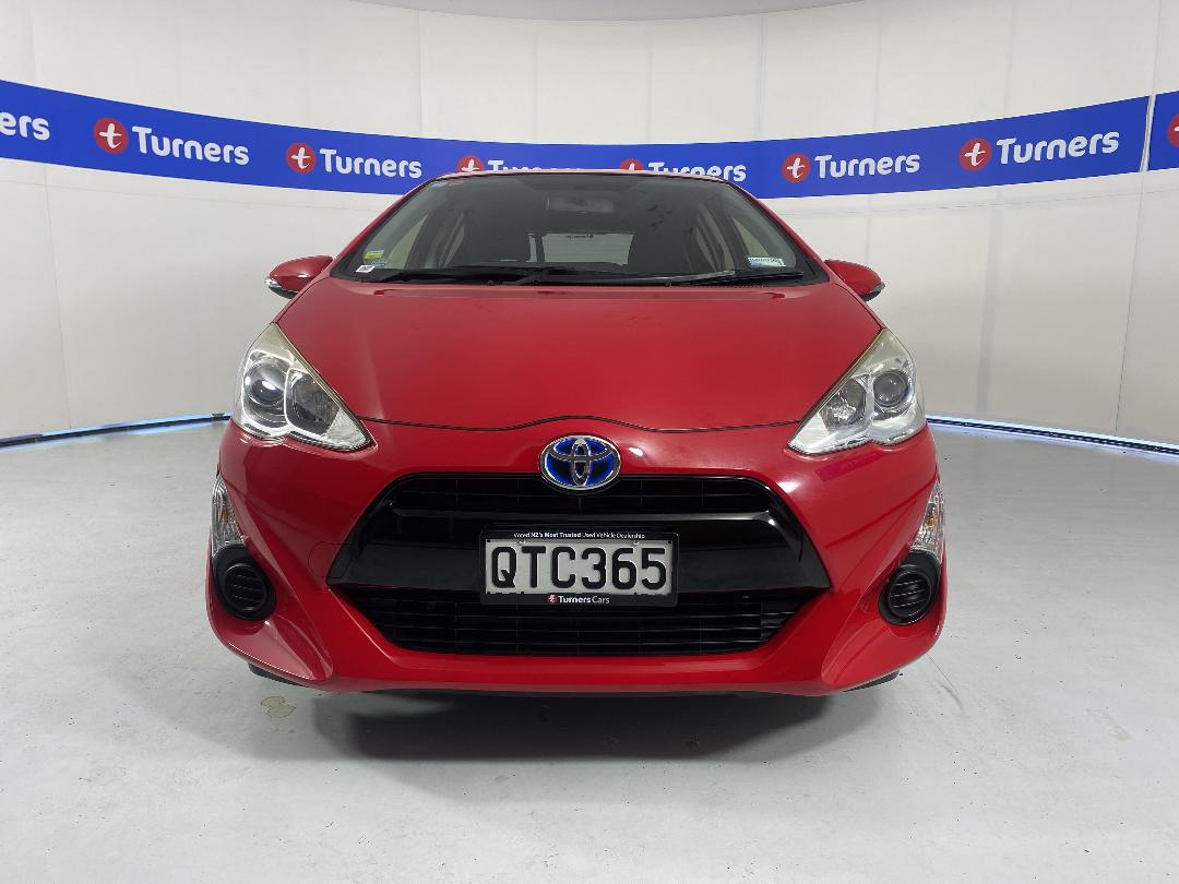 Photo '2' of Toyota Aqua Photo '2' of Toyota Aqua