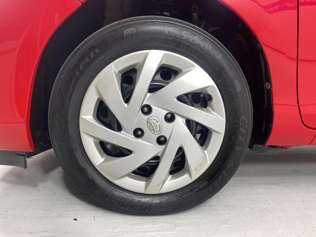 Photo '10' of Toyota Aqua Photo '10' of Toyota Aqua