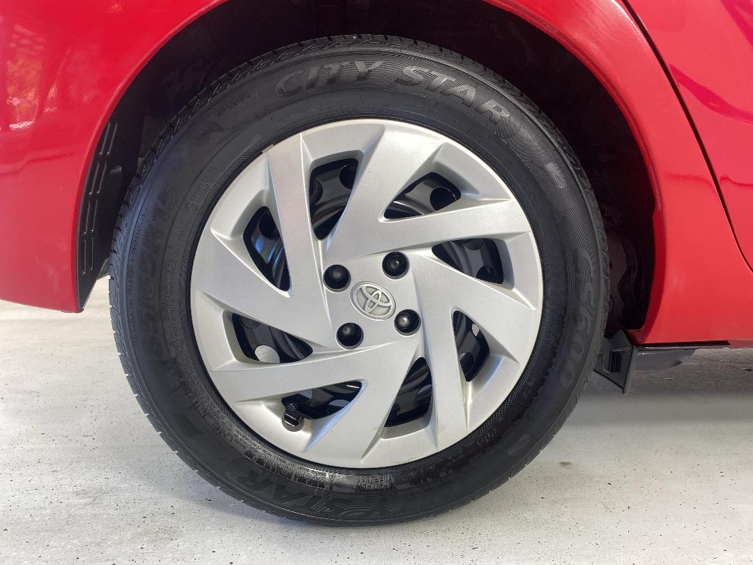 Photo '12' of Toyota Aqua Photo '12' of Toyota Aqua