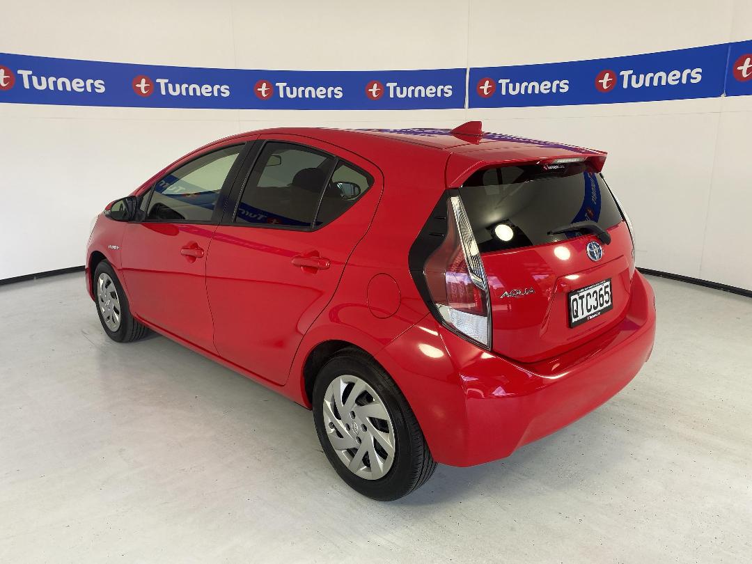 Photo '5' of Toyota Aqua Photo '5' of Toyota Aqua