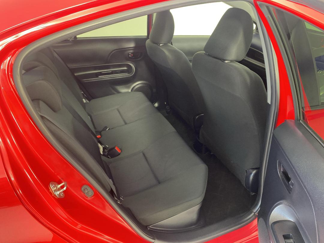 Photo '20' of Toyota Aqua Photo '20' of Toyota Aqua