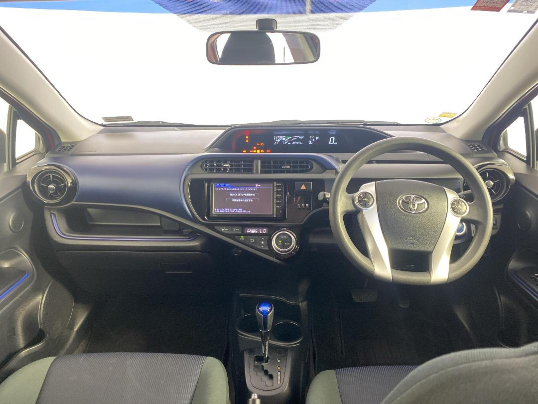 Photo '17' of Toyota Aqua Photo '17' of Toyota Aqua