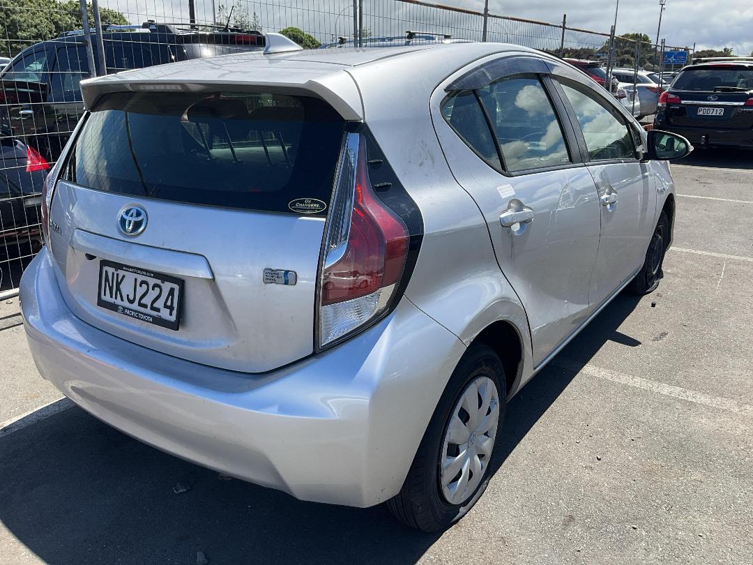 Photo '6' of Toyota Aqua Photo '6' of Toyota Aqua