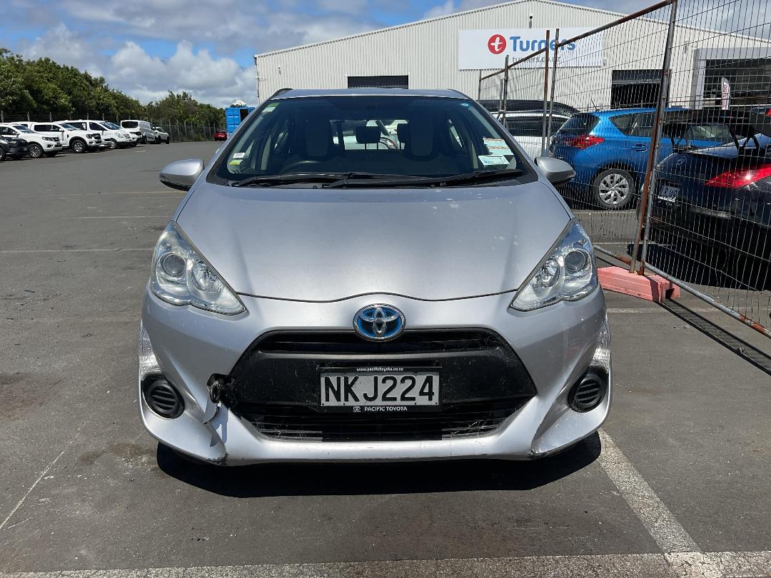 Photo '2' of Toyota Aqua Photo '2' of Toyota Aqua