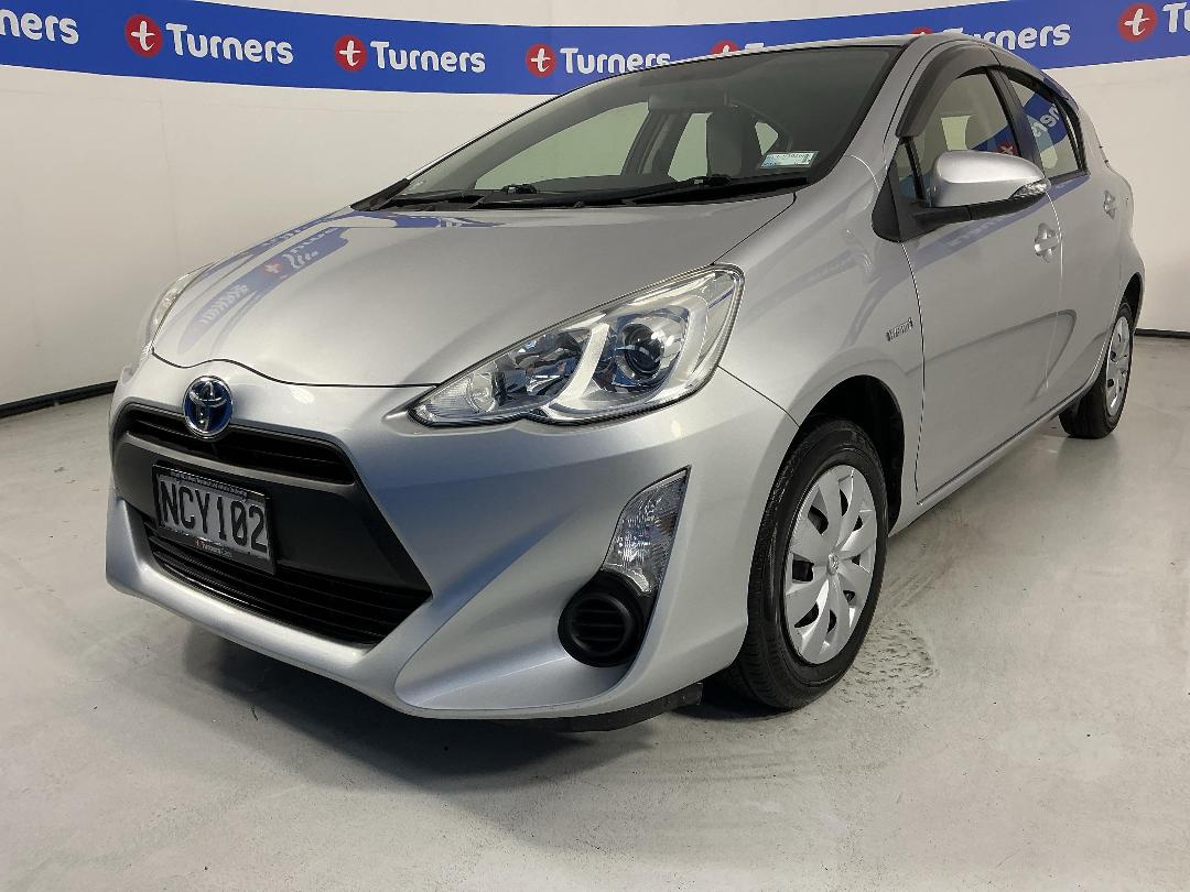 Photo '4' of Toyota Aqua