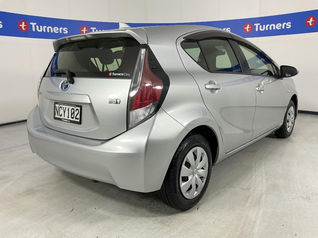 Photo '7' of Toyota Aqua