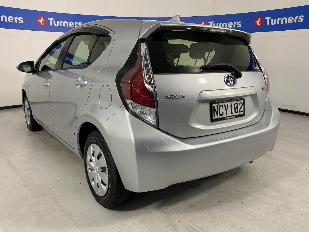 Photo '5' of Toyota Aqua