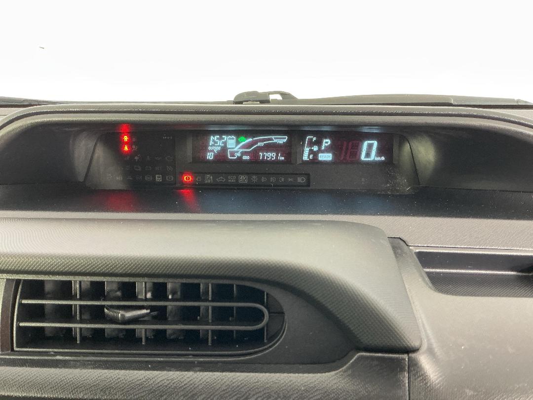 Photo '21' of Toyota Aqua