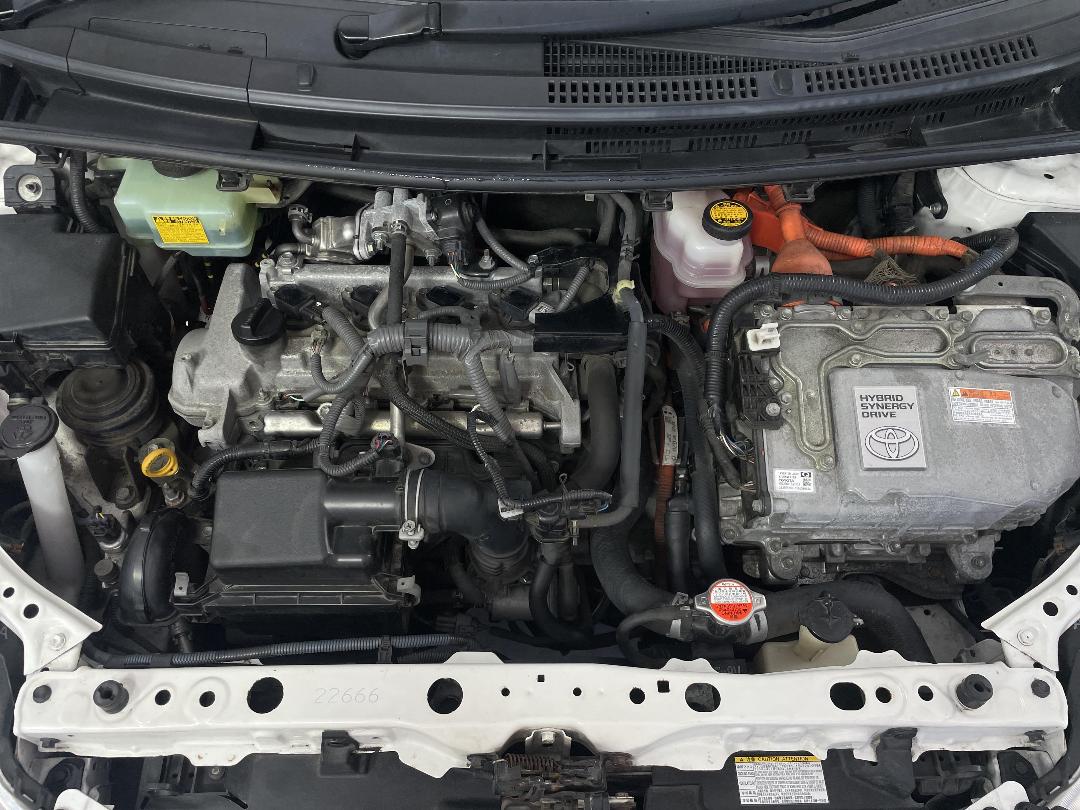 Photo '13' of Toyota Aqua Photo '13' of Toyota Aqua