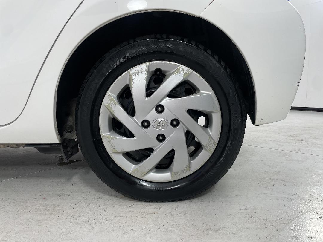 Photo '11' of Toyota Aqua Photo '11' of Toyota Aqua