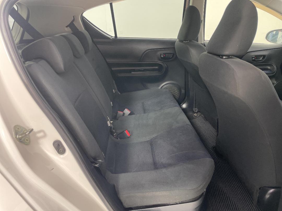 Photo '20' of Toyota Aqua Photo '20' of Toyota Aqua