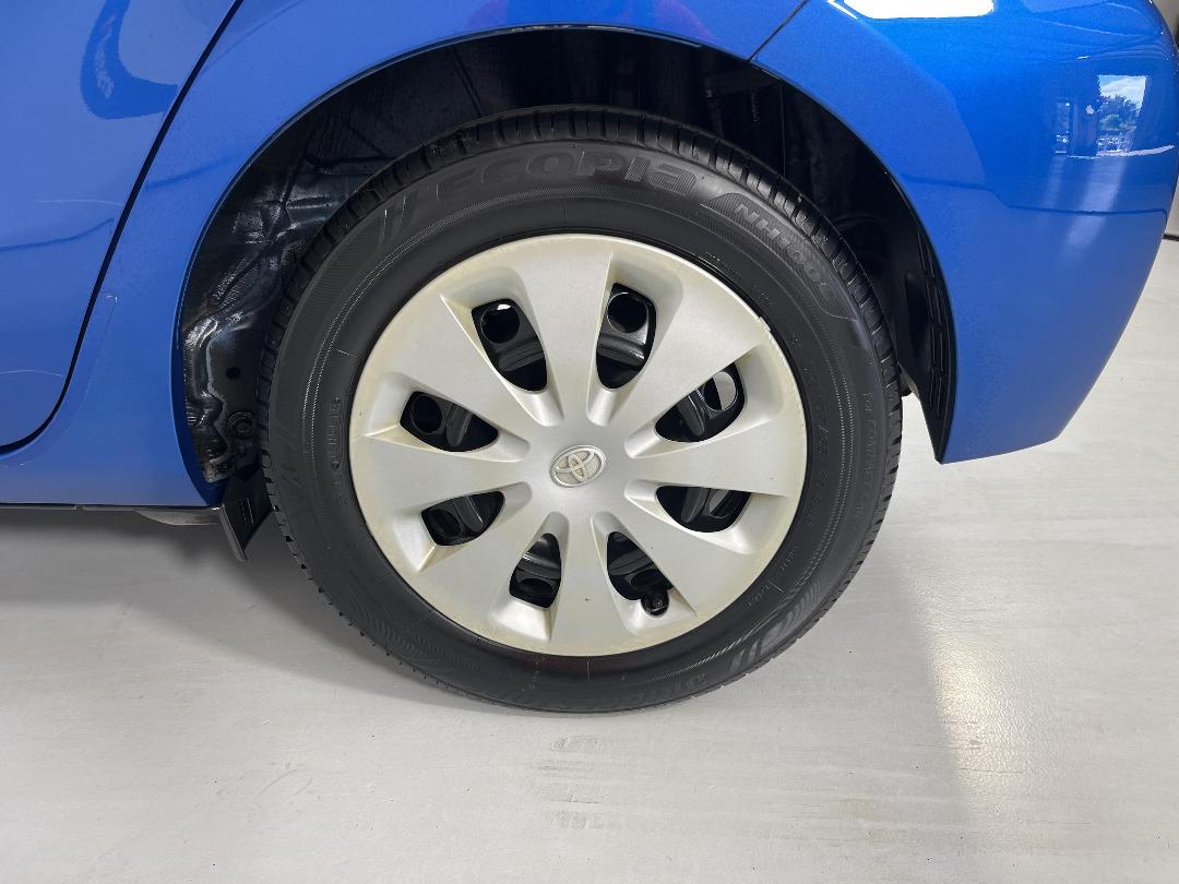 Photo '11' of Toyota Aqua Photo '11' of Toyota Aqua