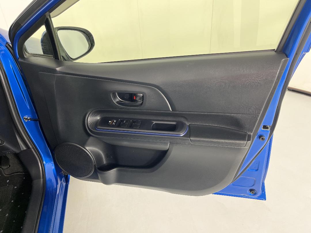 Photo '15' of Toyota Aqua Photo '15' of Toyota Aqua