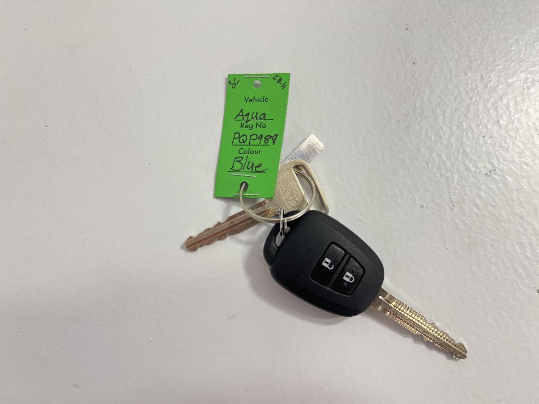 Photo '22' of Toyota Aqua Photo '22' of Toyota Aqua