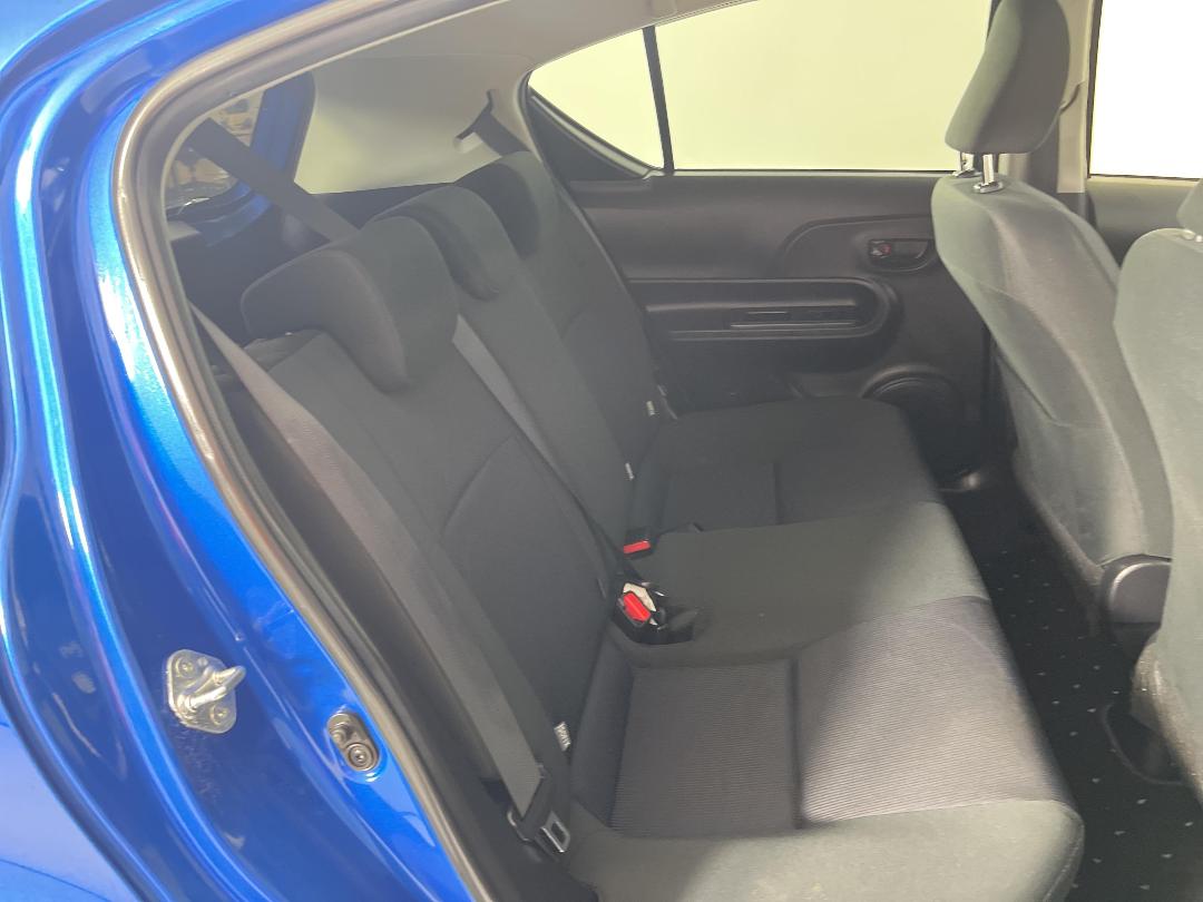 Photo '20' of Toyota Aqua Photo '20' of Toyota Aqua