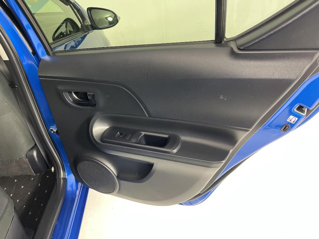 Photo '19' of Toyota Aqua Photo '19' of Toyota Aqua