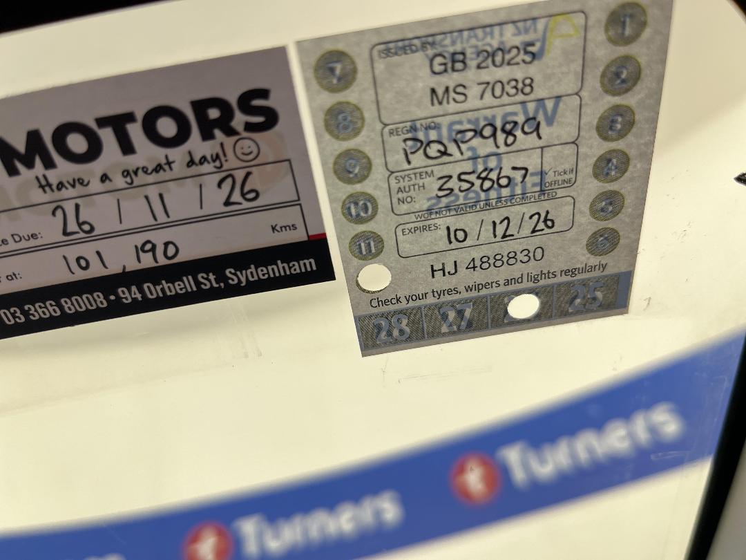 Photo '23' of Toyota Aqua Photo '23' of Toyota Aqua