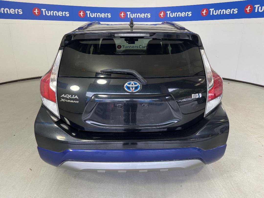 Photo '6' of Toyota Aqua