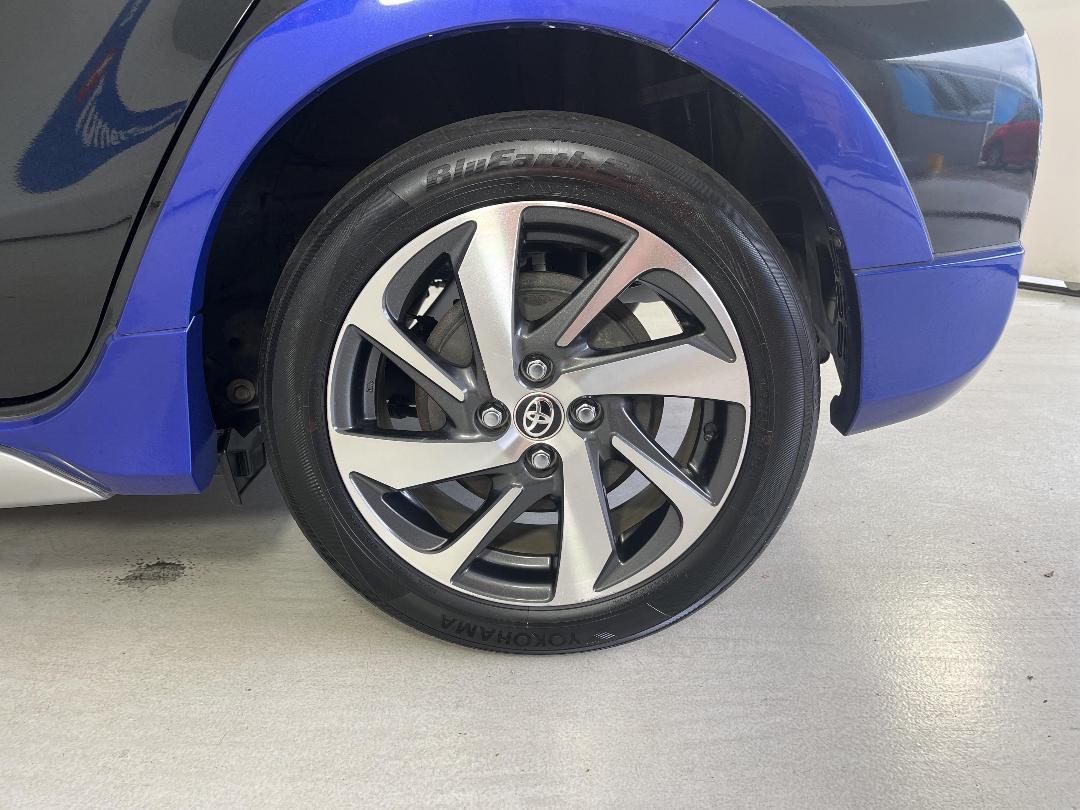 Photo '11' of Toyota Aqua