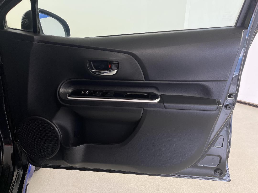 Photo '15' of Toyota Aqua