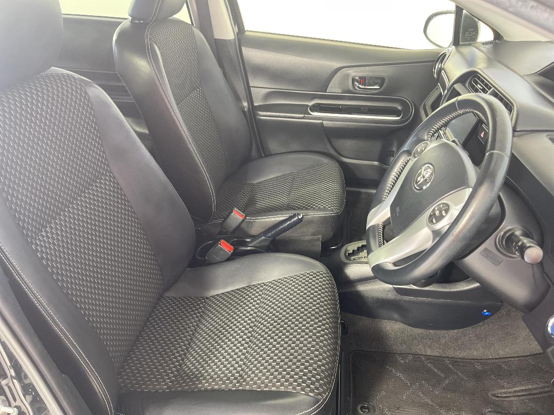 Photo '16' of Toyota Aqua