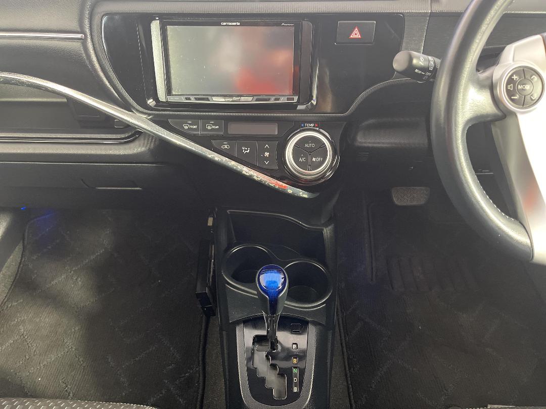 Photo '18' of Toyota Aqua