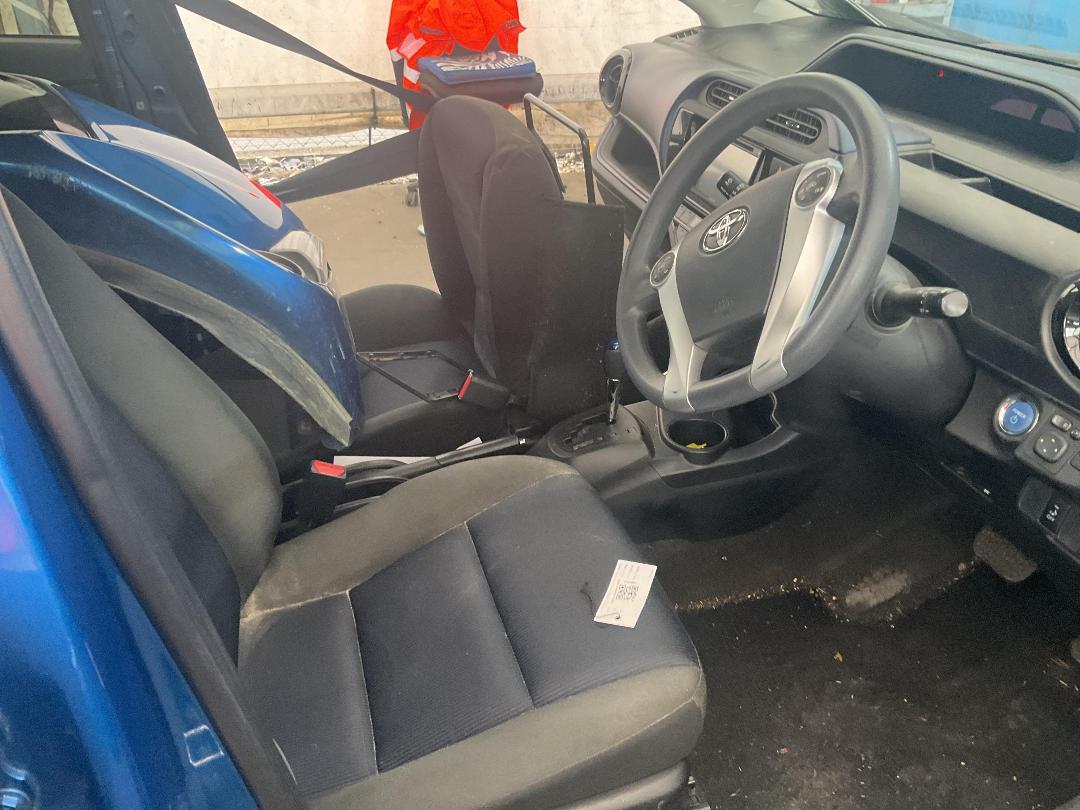 Photo '6' of Toyota Aqua