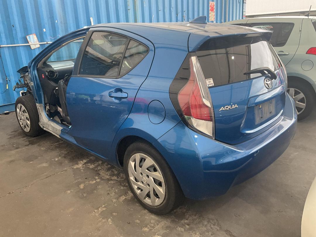 Photo '4' of Toyota Aqua