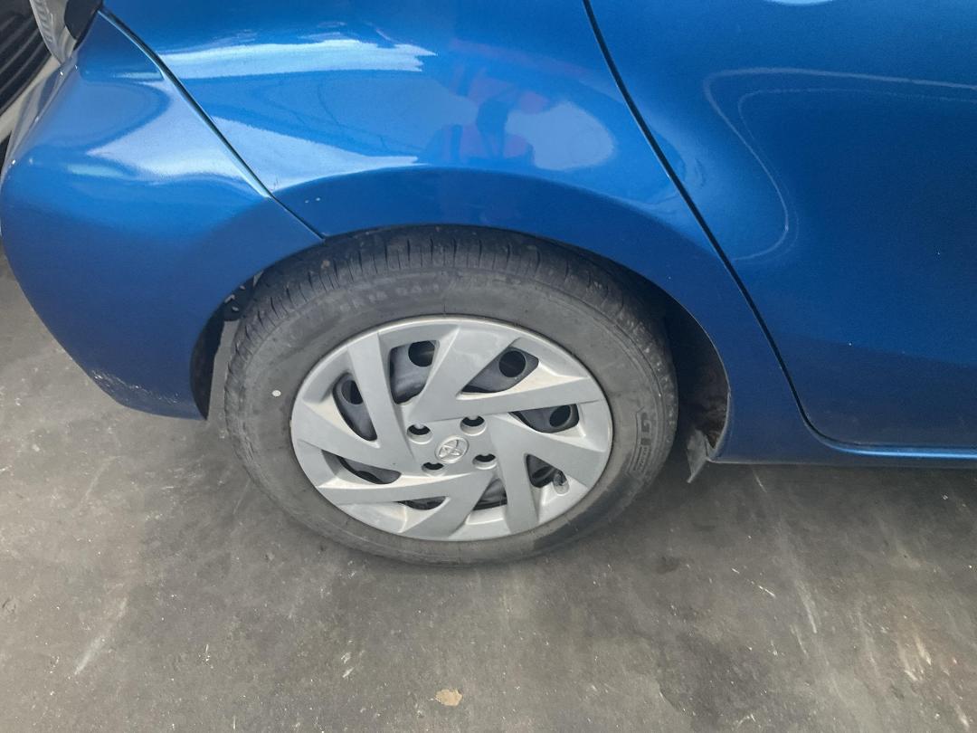 Photo '12' of Toyota Aqua