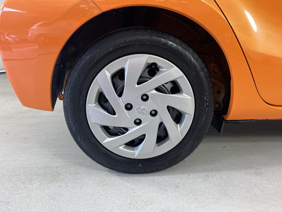 Photo '12' of Toyota Aqua