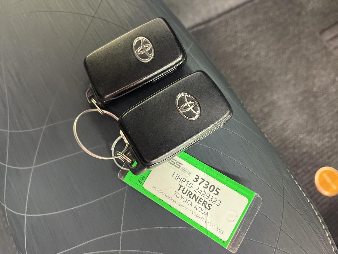 Photo '22' of Toyota Aqua