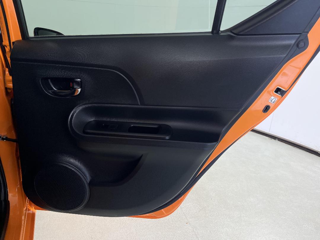 Photo '19' of Toyota Aqua