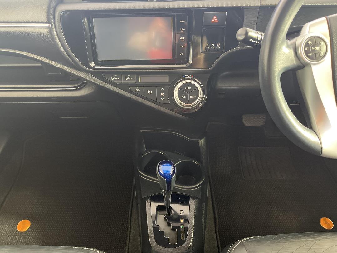 Photo '18' of Toyota Aqua