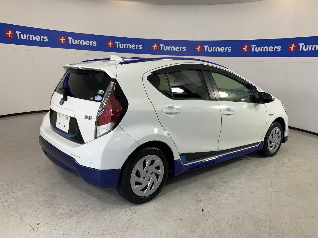 Photo '7' of Toyota Aqua