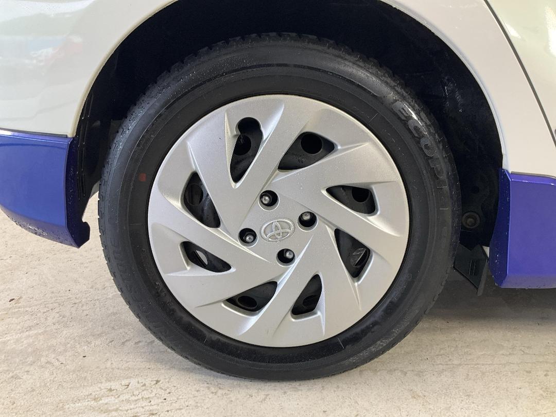 Photo '12' of Toyota Aqua