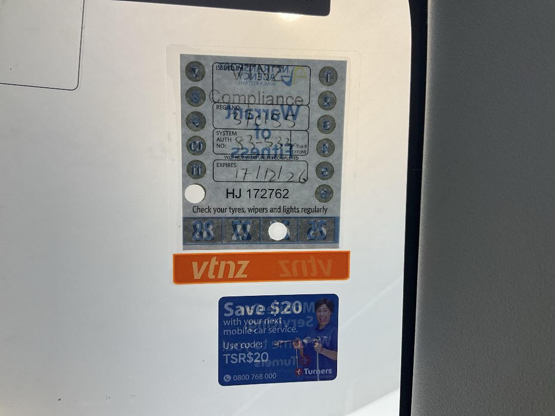 Photo '23' of Toyota Aqua