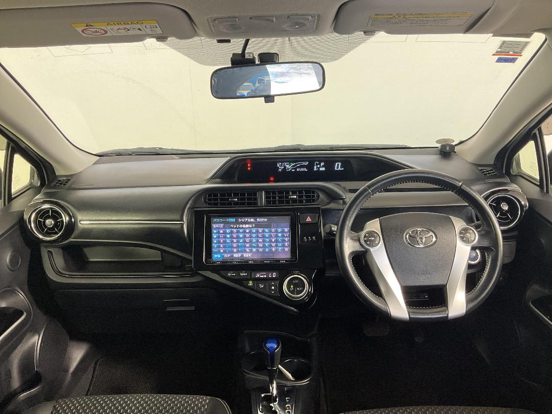 Photo '17' of Toyota Aqua